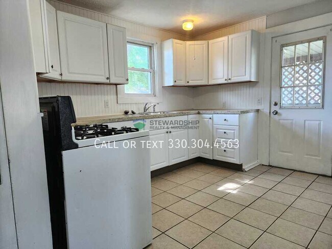 461 Elson St in Magnolia, OH - Building Photo - Building Photo