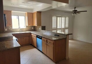 810 Edgewood St in Inglewood, CA - Building Photo - Building Photo