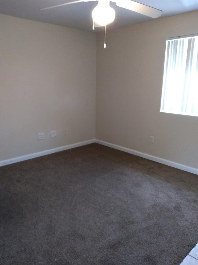 211 N Greenbriar Rd in Carterville, IL - Building Photo - Building Photo