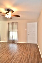 3740 Dixie Dr, Unit 3738 in St. Ann, MO - Building Photo - Building Photo