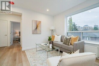 2707 Yonge St in Toronto, ON - Building Photo - Building Photo