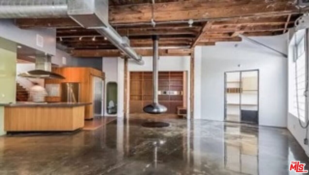 122 Mildred Ave in Los Angeles, CA - Building Photo