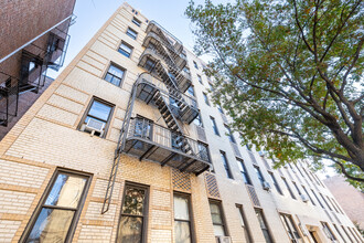 687 W 204th St in New York, NY - Building Photo - Building Photo