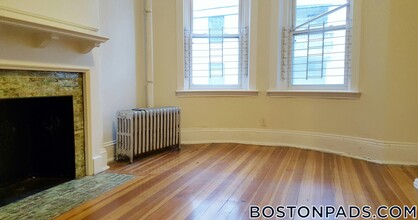 1375 Commonwealth Ave in Boston, MA - Building Photo - Building Photo