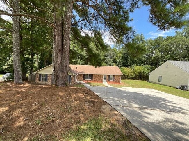 property at 3018 Dale Ct