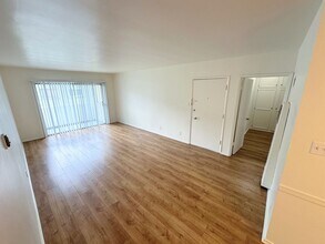 238 3/4 Rexford Dr in Los Angeles, CA - Building Photo - Building Photo