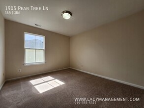 1905 Pear Tree Ln in Durham, NC - Building Photo - Building Photo