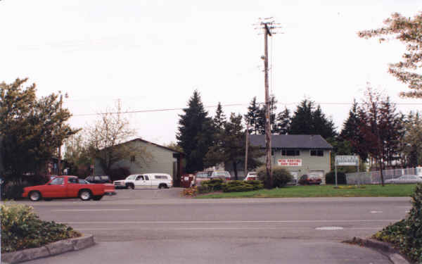 Altadena in Portland, OR - Building Photo