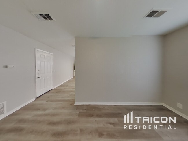 9415 Stones River Dr in San Antonio, TX - Foto de edificio - Building Photo