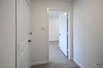 429 Payton Pl in Marion, TX - Foto de edificio - Building Photo