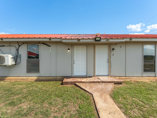 9464 US Highway 180 W in Breckenridge, TX - Building Photo - Building Photo