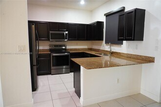 21416 NW 13th Pl in Miami Gardens, FL - Foto de edificio - Building Photo