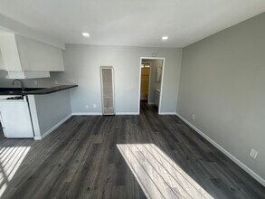 503 N Bandini St, Unit 2 in San Pedro, CA - Building Photo - Building Photo