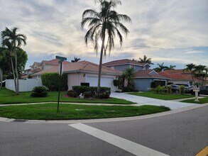 7189 Catalina Way in Greenacres, FL - Building Photo - Building Photo