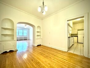 Embassy Apartments in Milwaukee, WI - Building Photo - Building Photo