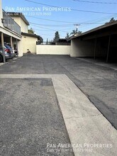 812 N Azusa Ave in West Covina, CA - Foto de edificio - Building Photo