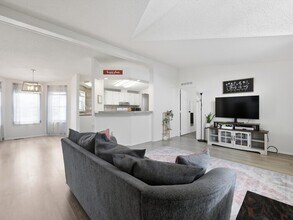 4735 Adrienne Dr in Colorado Springs, CO - Foto de edificio - Building Photo