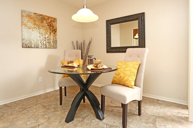 Maroa Park Apartments in Fresno, CA - Building Photo - Interior Photo