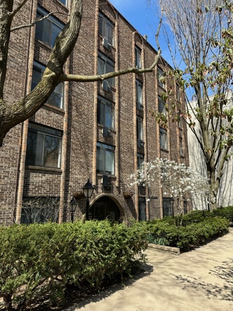 1750 N Mohawk St, Unit 501 in Chicago, IL - Building Photo - Building Photo