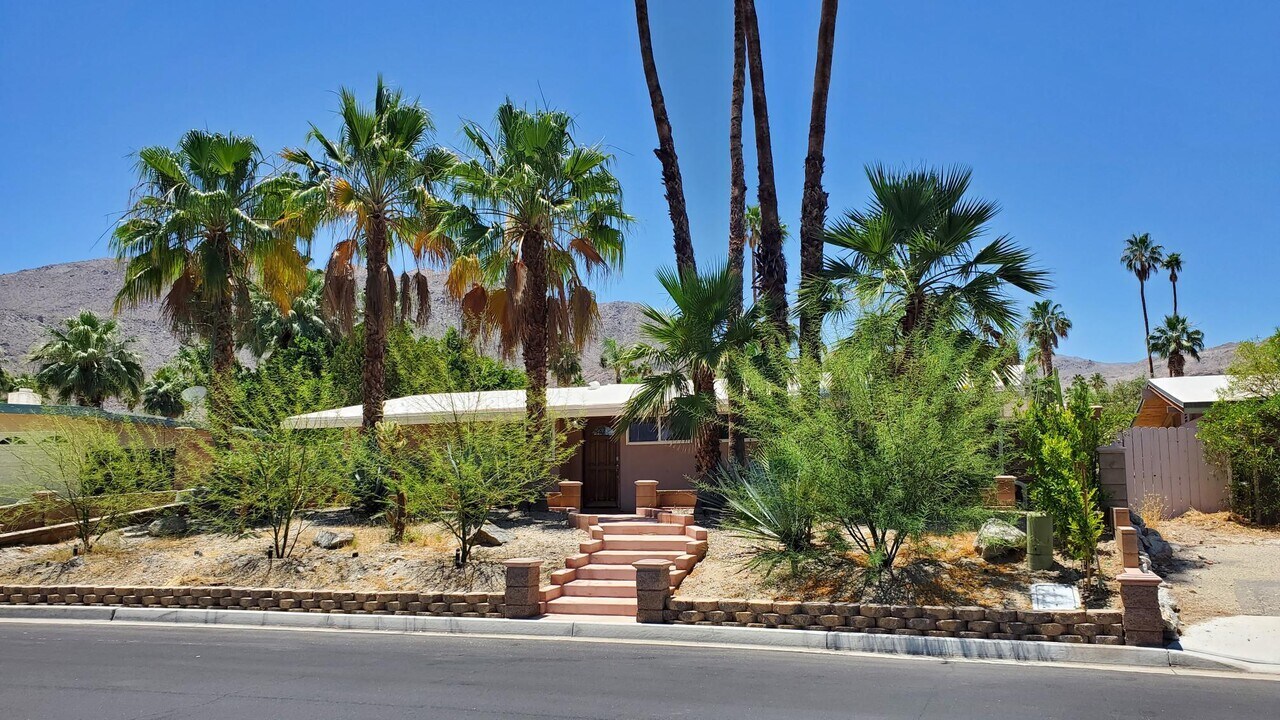71567 Mirage Rd in Rancho Mirage, CA - Building Photo