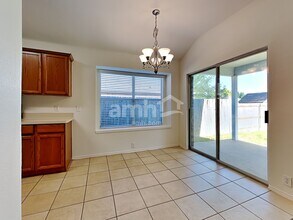 1813 Wind Dancer Trail in Fort Worth, TX - Foto de edificio - Building Photo