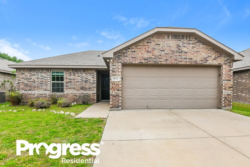 7612 Hollow Point Dr in Fort Worth, TX - Building Photo