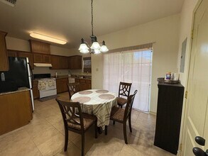 10706 International Blvd in Laredo, TX - Building Photo - Building Photo