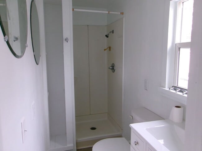 113 1/2 C St in Phoenix, OR - Building Photo - Building Photo