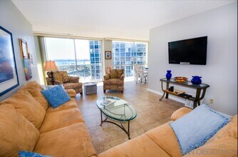 1720 Avenida Del Mundo in Coronado, CA - Building Photo - Building Photo