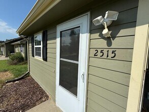 2515 Morningside Dr in Lawrence, KS - Foto de edificio - Building Photo