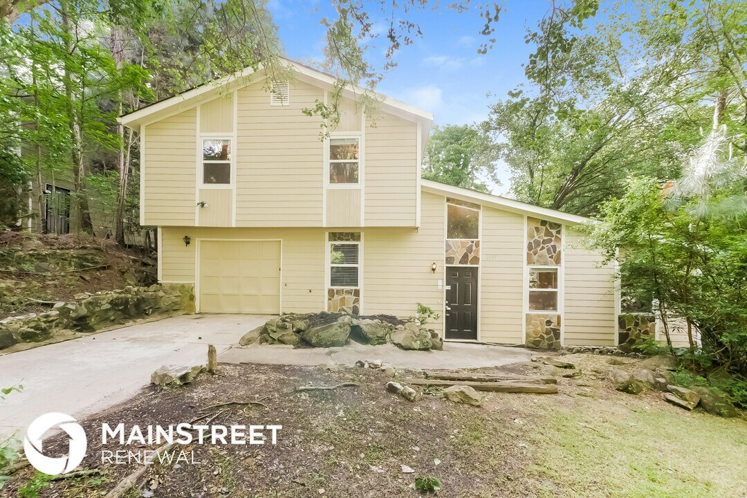 2837 Alexandria Dr SW in Atlanta, GA - Building Photo