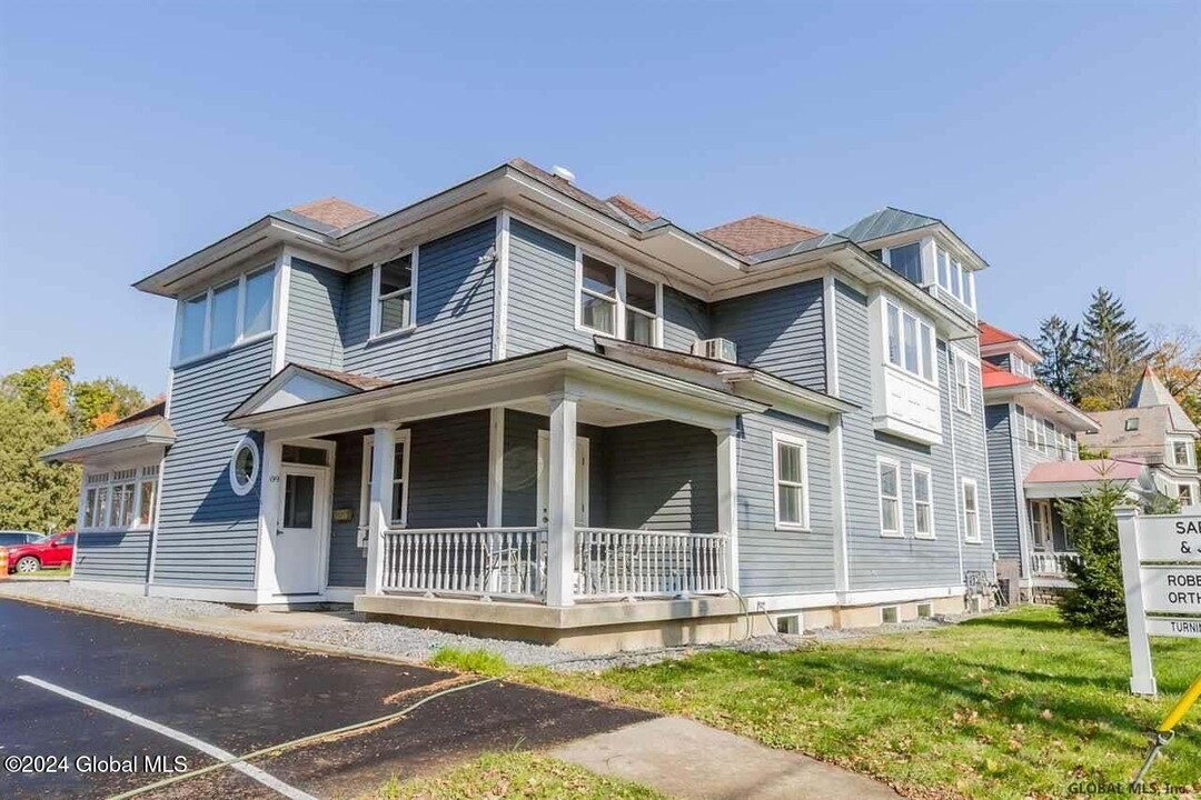 199 Church St, Unit 1 in Saratoga Springs, NY - Building Photo