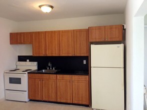 1575 NW 59th St in Miami, FL - Building Photo - Building Photo