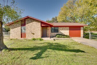 706 Scenic Dr in Georgetown, TX - Building Photo - Building Photo