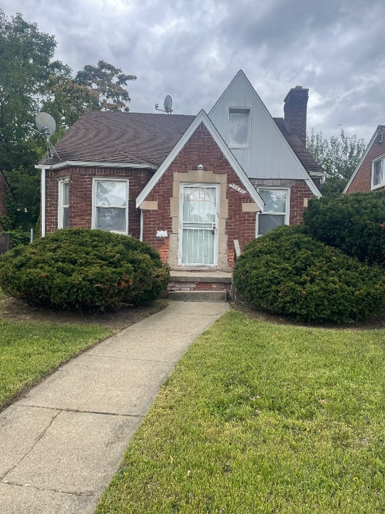 15837 St Marys St in Detroit, MI - Building Photo
