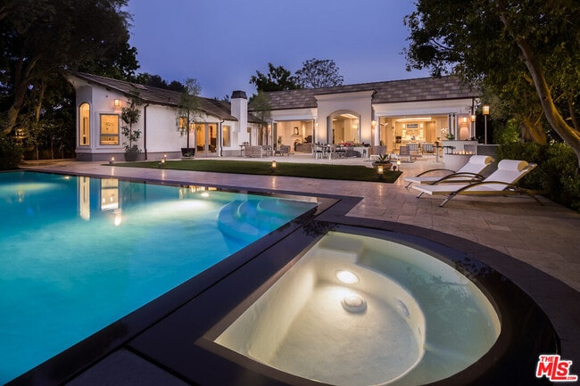 210 S Westgate Ave in Los Angeles, CA - Building Photo - Building Photo