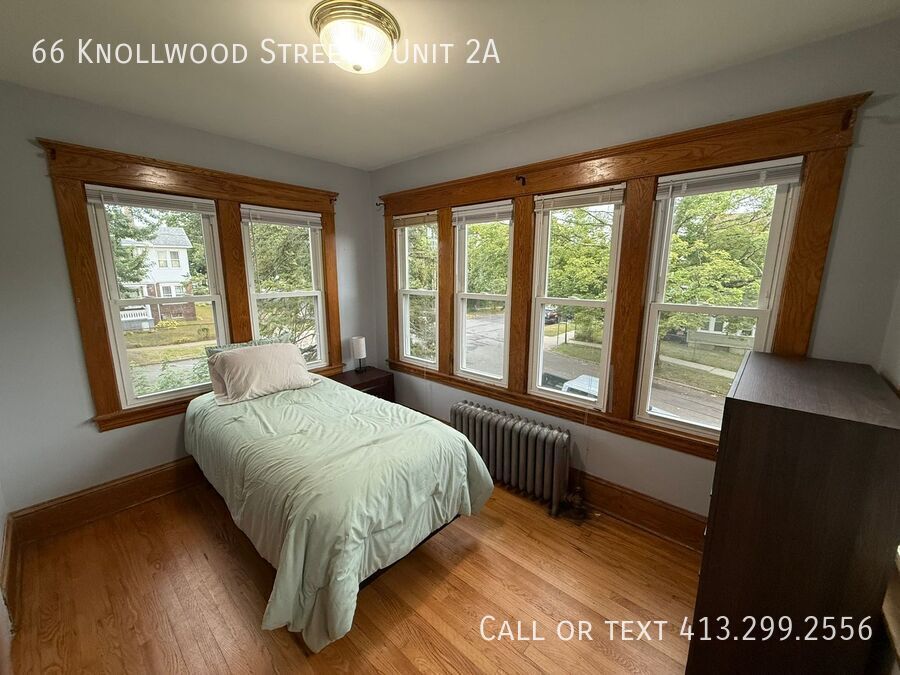 66 Knollwood St in Springfield, MA - Building Photo