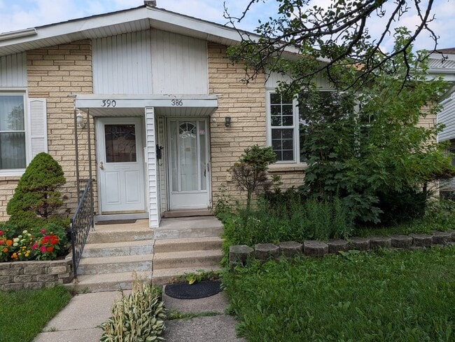property at 386 Dover Dr