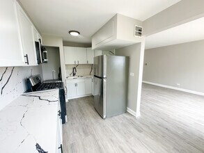 5355 N California Ave in Chicago, IL - Building Photo - Building Photo