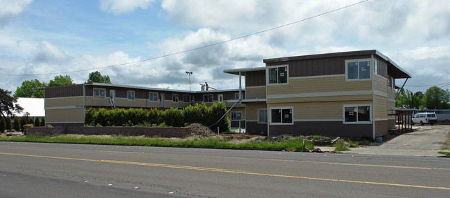 984 NW Circle Blvd in Corvallis, OR - Building Photo - Building Photo