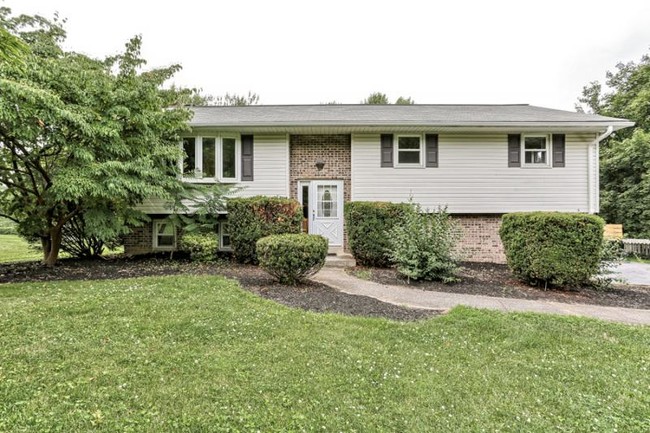 property at 668 Sand Hill Rd