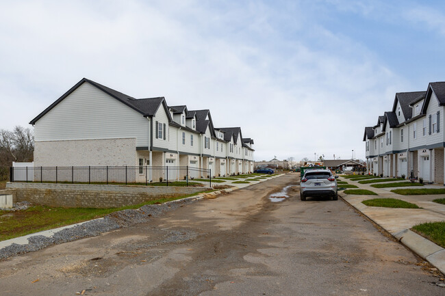 Townhomes at Maple View in Lebanon, TN - Building Photo - Building Photo