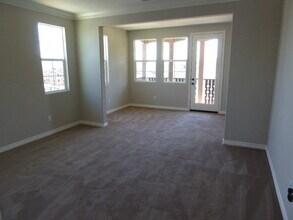 29087 Via Patina in Santa Clarita, CA - Building Photo - Building Photo