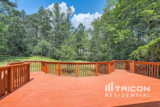 1935 Oakleaf Ct in Lithia Springs, GA - Building Photo - Building Photo