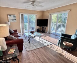 256 Palm Dr in Naples, FL - Building Photo