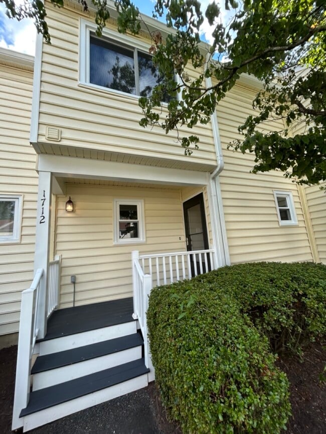 1712 Early Settlers Rd in Richmond, VA - Building Photo - Building Photo