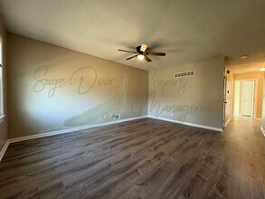 1404 SW Sunset St in Blue Springs, MO - Building Photo - Building Photo