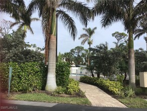 3071 Sandpiper Bay Cir in Naples, FL - Building Photo - Building Photo