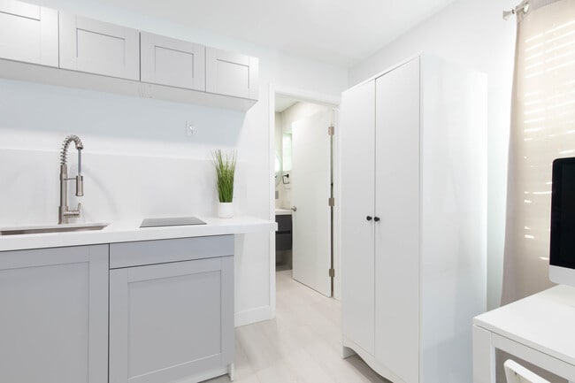 1826 Jefferson St in Hollywood, FL - Building Photo - Building Photo