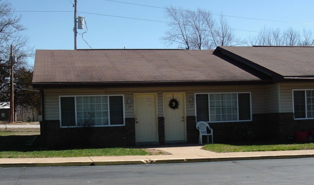 Owensville Estates in Owensville, MO - Building Photo